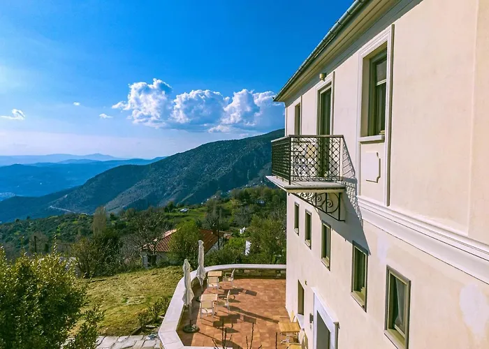 The Lotus Tree Archontiko & Activity Pensión 4*